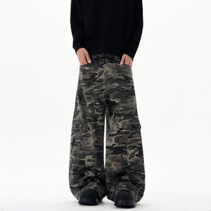 Retro Camo Workwear Wide-Leg Jeans Camouflage, S - Streetwear Jeans - Slick Street