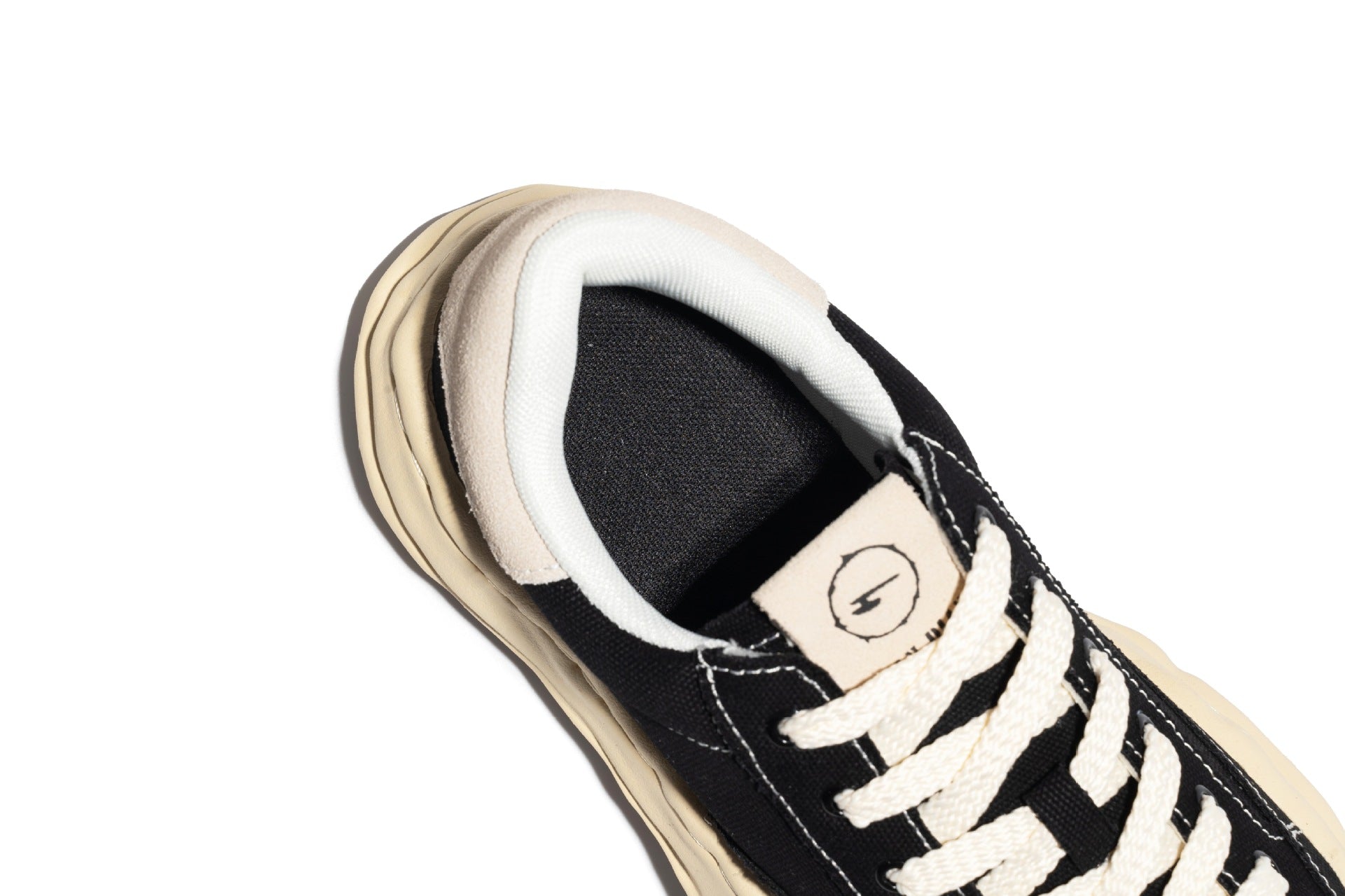 MELT Sneakers - Bone Black