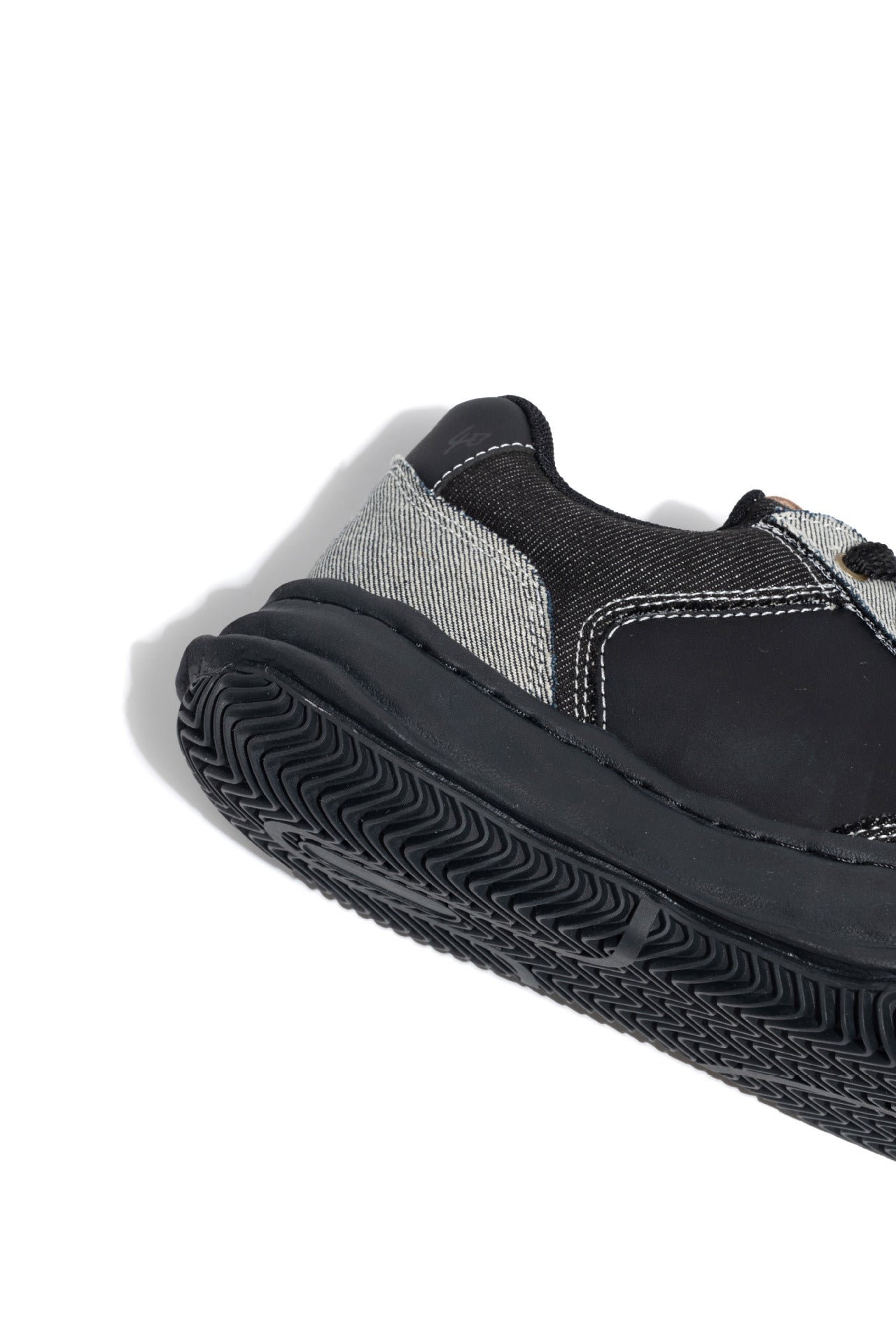 MELT Sneakers - Graphite