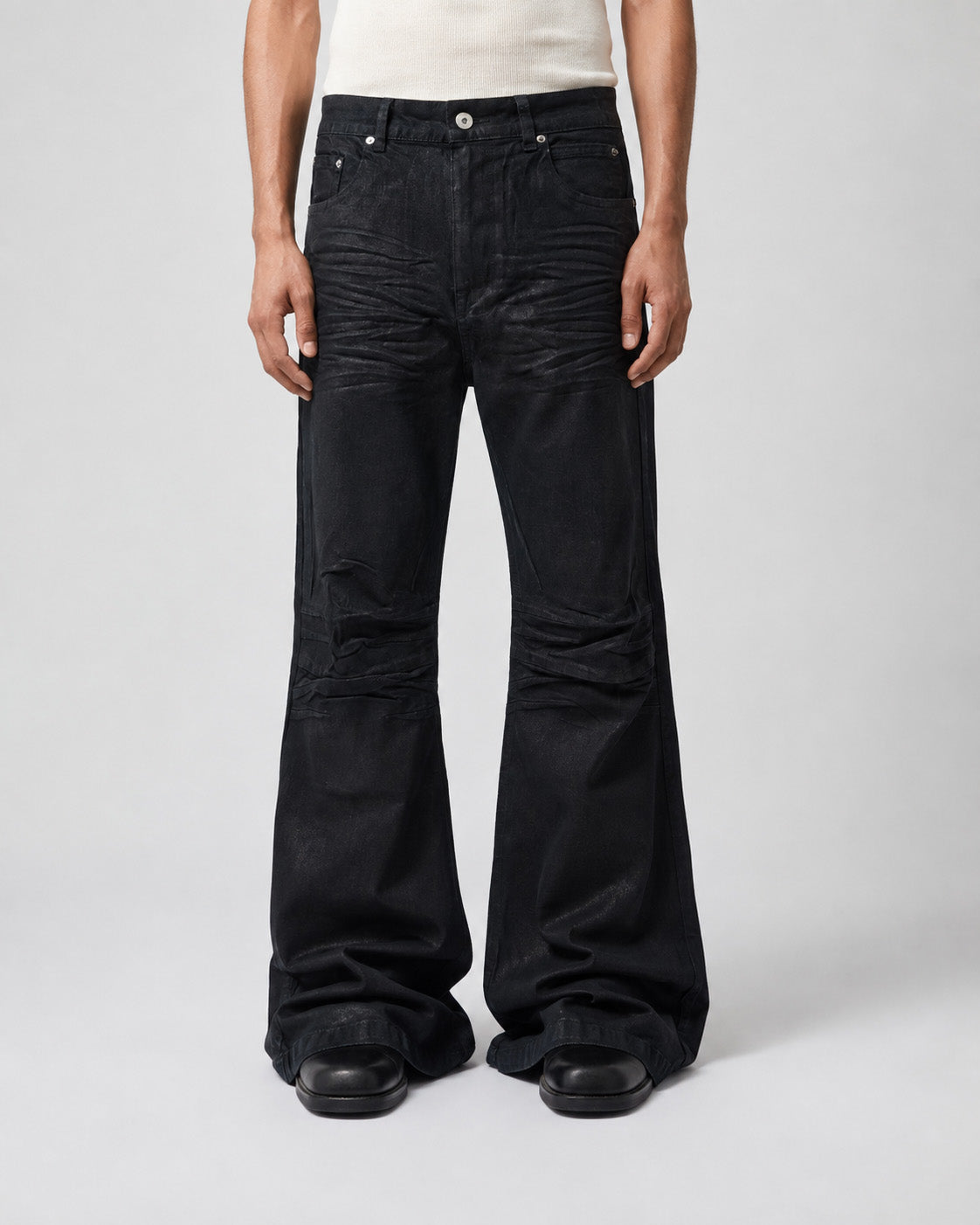Obsidian Coated Flare Jeans Black, 30 - Streetwear Jeans - Slick Street