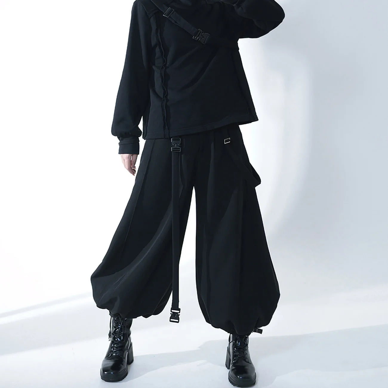 Black Tapered Loose-Fit Wide Leg Pants ,  - Streetwear Pants - Slick Street