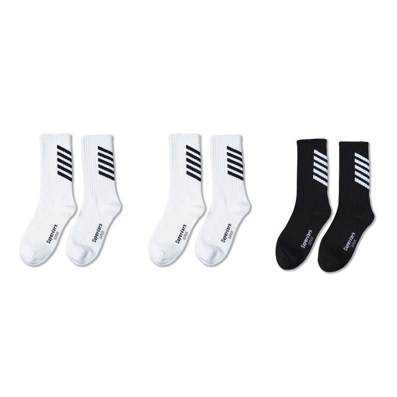 V1AZ Socks (3 PACK) 2 pcs white 1 black, One Size - Streetwear Socks - Slick Street